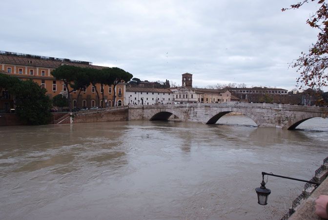 DSCF0106.jpg - T F